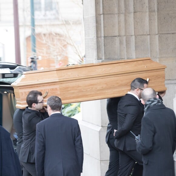 Illustration - Sorties des obsèques de Michèle Morgan en l'église Saint-Pierre de Neuilly-sur-Seine. Le 23 décembre 2016