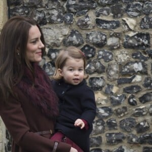 La duchesse Catherine de Cambridge et le prince William, leurs enfants George et Charlotte de Cambridge et la famille Middleton étaient réunis pour assister le 25 décembre 2016 à la messe de Noël célébrée en l'église St Mark d'Englefield, dans le Berkshire, où Pippa et son fiancé James Matthews, également présents, célébreront le 20 mai 2017 leur mariage.