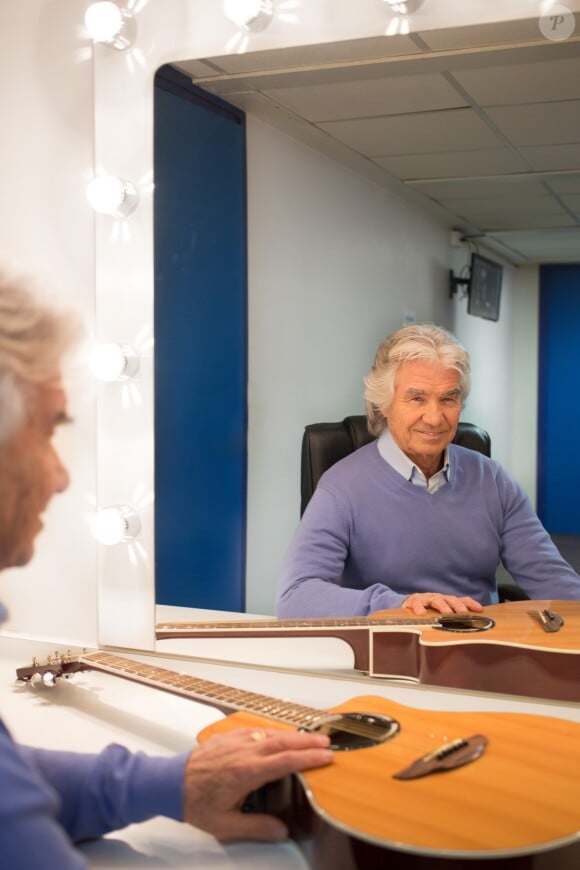 Exclusif - Daniel Guichard dans sa loge - Enregistrement de l'émission "Même Le Dimanche" présentée par Dave et Wendy Bouchard à La Plaine Saint-Denis, le 5 décembre 2016. Diffusion sur France 3 le 1er janvier 2017.