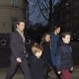  Le prince Frederik de Danemark, la princesse Mary et leurs quatre enfants, Christian, Isabella, Vincent et Josephine, assistaient le 12 décembre à la Sainte Lucie en l'église Isaiah à Copenhague. 