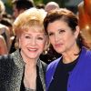 Carrie Fisher et sa mère Debbie Reynolds aux Primetime Creative Emmy Awards à Los Angeles le 11 septembre 2011.