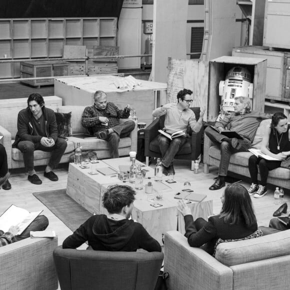 J.J. Abrams, Harrison Ford, Daisy Ridley, Carrie Fisher, Peter Mayhew, Bryan Burk, Kathleen Kennedy, Domhnall Gleeson, Anthony Daniels, Mark Hamill, Andy Serkis, Oscar Isaac, John Boyega, Adam Driver et Lawrence Kasdan - Réunion du casting de Star Wars VII qui sortira sur les écrans mondiaux en décembre 2015 dans les studios Pinewood à Buckinghamshire au Royaume Uni le 29 avril 2014.