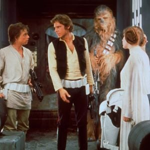 Mark Hamill, Harrison Ford, Peter Mayhew et Carrie Fisher dans Star Wars - Episode IV Un nouvel espoir en 1977