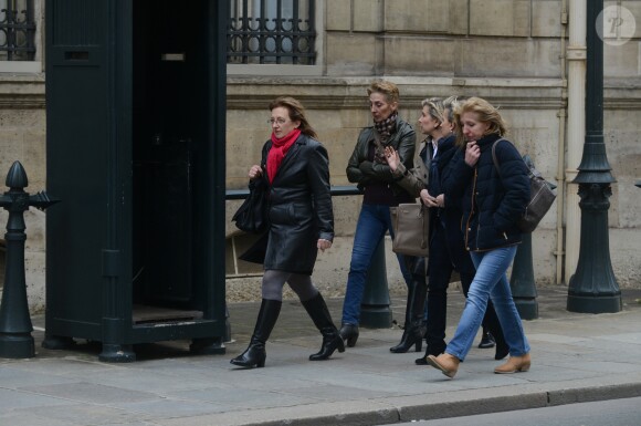 Les filles de Jacqueline Sauvage, accompagnées par les avocates de celle-ci, avaient été reçues à l'Elysée le 29 janvier 2016 par le président François Hollande, après la condamnation de leur mère à dix ans de réclusion pour le meurtre de son mari violent. Onze mois plus tard, le chef de l'Etat a accordé la grâce totale à Jacqueline Sauvage.