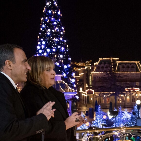 Exclusif - Nikos Aliagas, Michèle Bernier et Les Rochambelles du spectacle musical "Un été 44" lors de l'enregistrement de l'émission "Toute la musique qu'on aime" à Disneyland Paris, le 12 décembre 2016. L'émission sera présentée par Nikos Aliagas et diffusée sur TF1 le 31 décembre. © Cyril Moreau / Bestimage