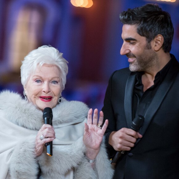 Exclusif - Line Renaud et Ary Abittan lors de l'enregistrement de l'émission "Toute la musique qu'on aime" à Disneyland Paris, le 12 décembre 2016. L'émission sera présentée par Nikos Aliagas et diffusée sur TF1 le 31 décembre. © Cyril Moreau / Bestimage