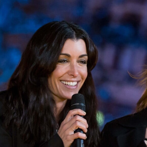 Exclusif - Jenifer Bartoli et Camille Chamoux lors de l'enregistrement de l'émission "Toute la musique qu'on aime" à Disneyland Paris, le 12 décembre 2016. L'émission sera présentée par Nikos Aliagas et diffusée sur TF1 le 31 décembre. © Cyril Moreau / Bestimage