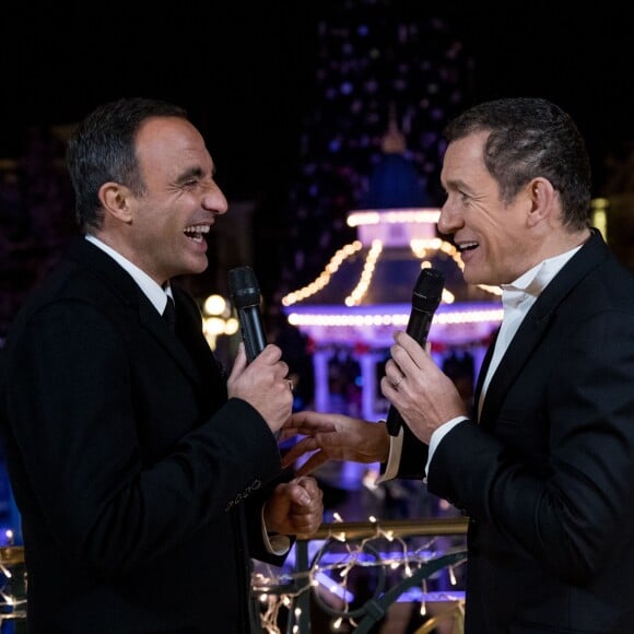 Exclusif - Nikos Aliagas et Dany Boon lors de l'enregistrement de l'émission "Toute la musique qu'on aime" à Disneyland Paris, le 12 décembre 2016. L'émission sera présentée par Nikos Aliagas et diffusée sur TF1 le 31 décembre. © Cyril Moreau / Bestimage