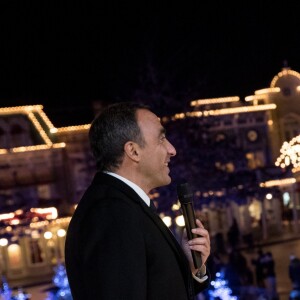 Exclusif - Nikos Aliagas et Dany Boon lors de l'enregistrement de l'émission "Toute la musique qu'on aime" à Disneyland Paris, le 12 décembre 2016. L'émission sera présentée par Nikos Aliagas et diffusée sur TF1 le 31 décembre. © Cyril Moreau / Bestimage