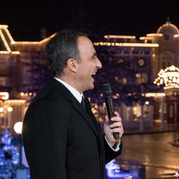 Exclusif - Nikos Aliagas et Michèle Bernier lors de l'enregistrement de l'émission "Toute la musique qu'on aime" à Disneyland Paris, le 12 décembre 2016. L'émission sera présentée par Nikos Aliagas et diffusée sur TF1 le 31 décembre. © Cyril Moreau / Bestimage