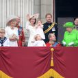 Le prince George de Cambridge, fils du prince William et de la duchesse Catherine, a vécu une riche année 2016. Lors de la parade Trooping the Colour, en juin, il a notamment attiré des ennuis à son père, rappelé à l'ordre par la reine Elizabeth II après s'être accroupi pour parler avec lui.