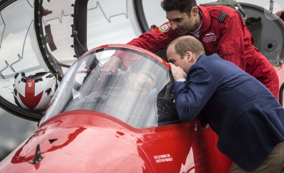 Le prince George de Cambridge, fils du prince William et de la duchesse Catherine, a vécu une riche année 2016. Lors du salon aérien Royal International Air Tattoo à la base RAF de Fairford, il s'est régalé...