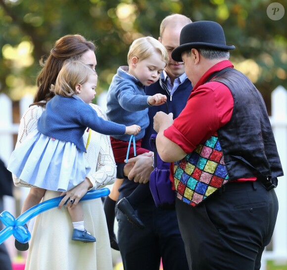 Le prince George de Cambridge, fils du prince William et de la duchesse Catherine, a vécu une riche année 2016. Le 28 septembre, il était aux anges lors de la fête pour enfants organisées à la Maison du Gouvernement à Victoria, lors de la tournée royale des Cambridge au Canada.