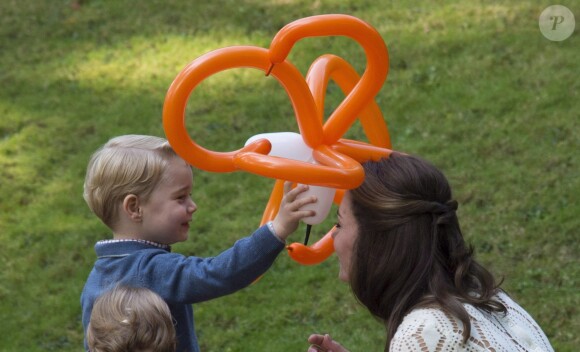 Le prince George de Cambridge, fils du prince William et de la duchesse Catherine, a vécu une riche année 2016. Le 28 septembre, il était aux anges lors de la fête pour enfants organisées à la Maison du Gouvernement à Victoria, lors de la tournée royale des Cambridge au Canada.