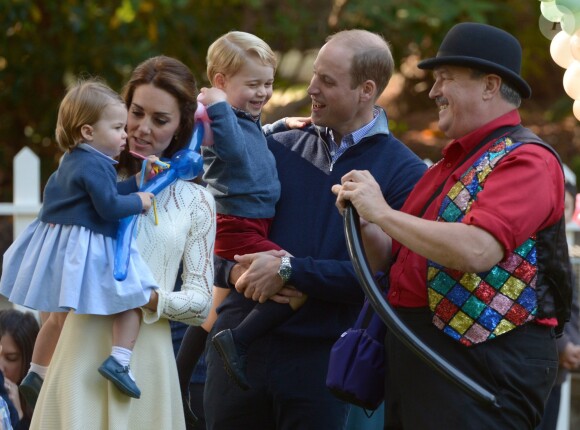 Le prince George de Cambridge, fils du prince William et de la duchesse Catherine, a vécu une riche année 2016. Le 28 septembre, il était aux anges lors de la fête pour enfants organisées à la Maison du Gouvernement à Victoria, lors de la tournée royale des Cambridge au Canada.