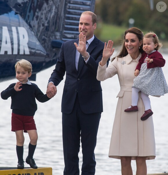 Le prince George de Cambridge, fils du prince William et de la duchesse Catherine, a vécu une riche année 2016, marquée par la tournée royale au Canada qui s'est achevée le 1er octobre (photo).