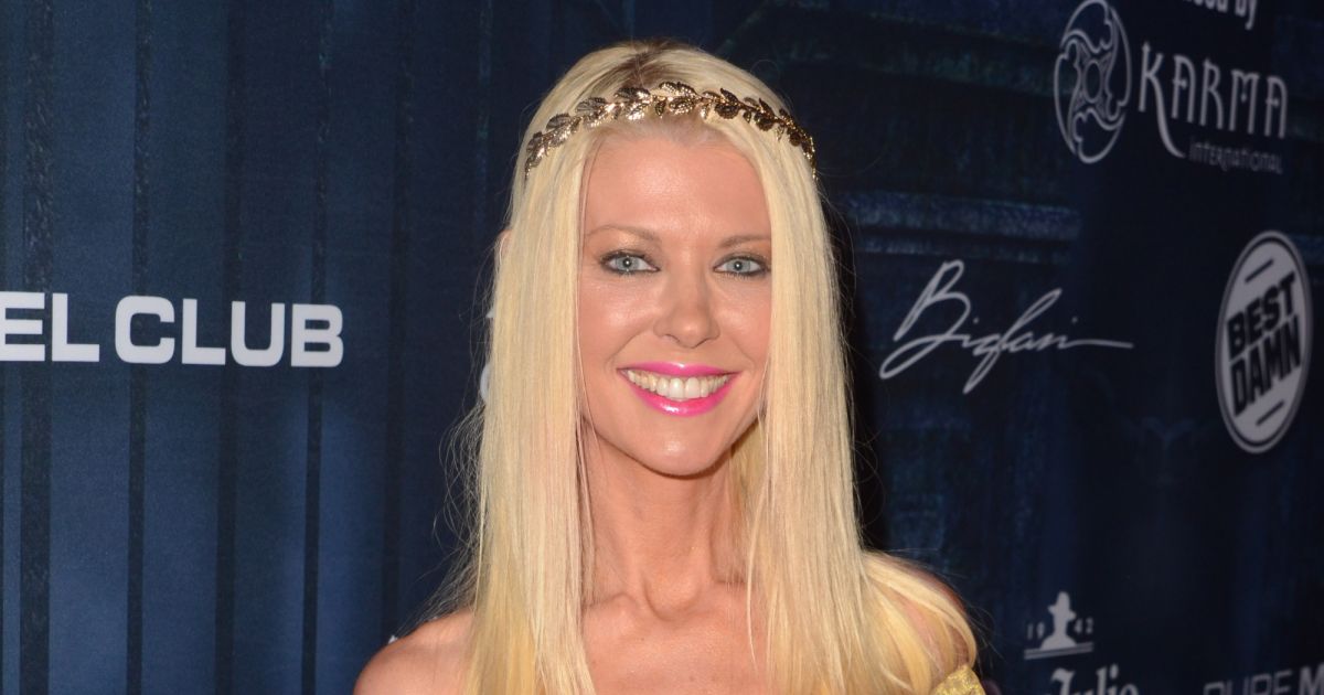 Tara Reid à la soirée MAXIM Halloween à The Shrine Expo Hall à Los