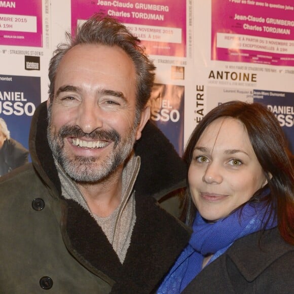 Jean Dujardin et sa compagne Nathalie Péchalat - Photocall de la générale de la pièce "L'être ou pas" au Théâtre Antoine à Paris le 21 mars 2016. © Coadic Guirec/Bestimage