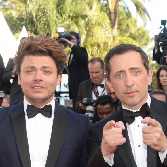 Kev Adams et Gad Elmaleh à la montée des marches du film "Elle" lors du 69ème Festival International du Film de Cannes. Le 21 mai 2016. © Rachid Bellak / Bestimage