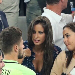 Benoît Costil à nouveau très proche de Malika Ménard à la fin du match de l'UEFA Euro 2016 Allemagne-France au stade Vélodrome à Marseille, France le 7 juillet 2016.