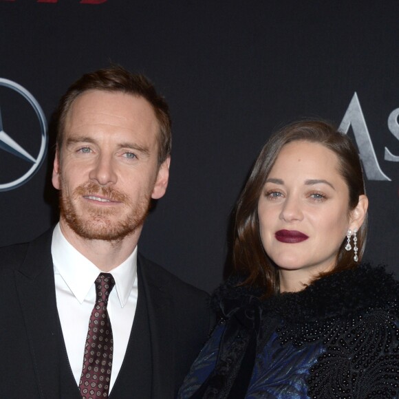 Marion Cotillard (enceinte) et Michael Fassbender à la première de Assassin's Creed au cinema AMC Empire 25 theater à New York le 13 décembre 2016.