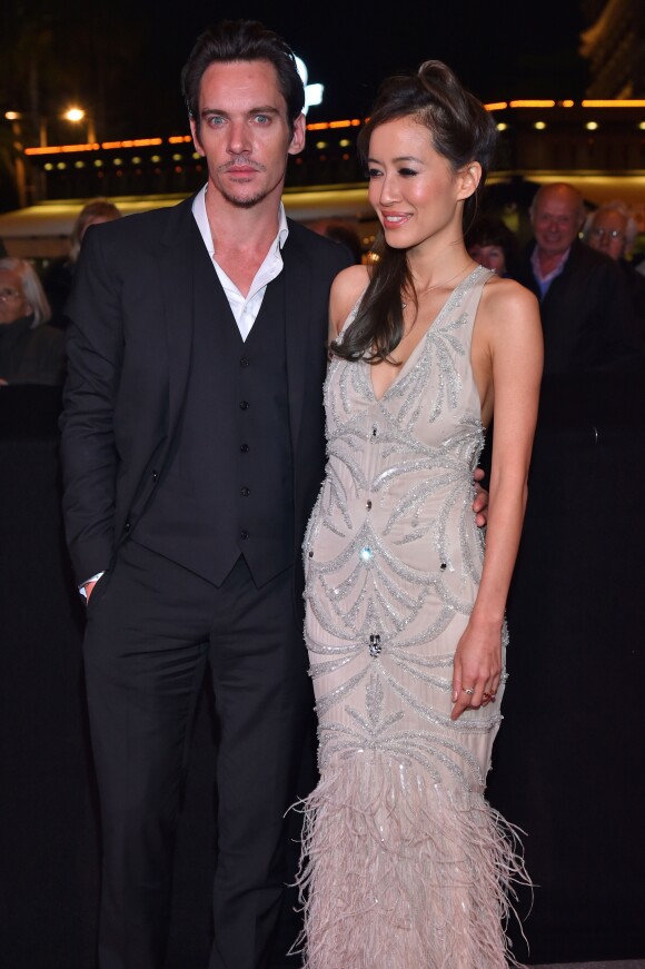 Jonathan Rhys-Meyers, acteur, chanteur et mannequin irlandais, et sa fiancée Mara Lane - Soirée du MIP TV 2016 à l'hôtel Martinez à Cannes. Le 4 avril 2016