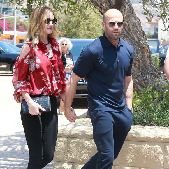 Rosie Huntington-Whiteley et son fiancé Jason Statham sont allés déjeuner à Malibu, le 29 mai 2016