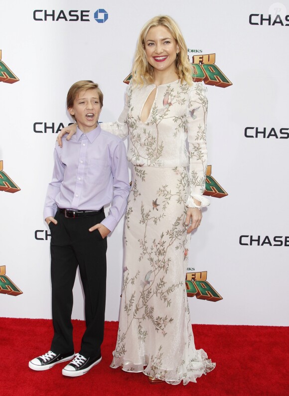 Kate Hudson avec son fils Ryder Robinson lors la première de Kung Fu Panda 3 au théâtre "TCL Chinese" de Hollywood le 16 janvier 2016.