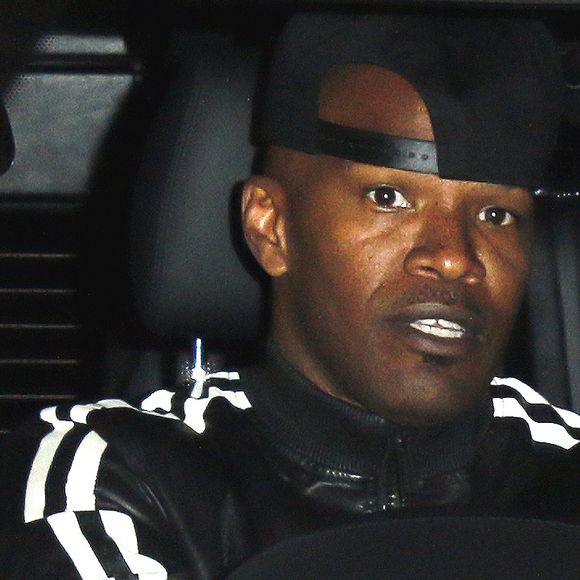 L'acteur Jamie Foxx quitte le "Sunset tower hotel" après avoir dîner avec un ami à West Hollywood le 6 mai 2016. © CPA / Bestimage 06/05/2016 - West Hollywood