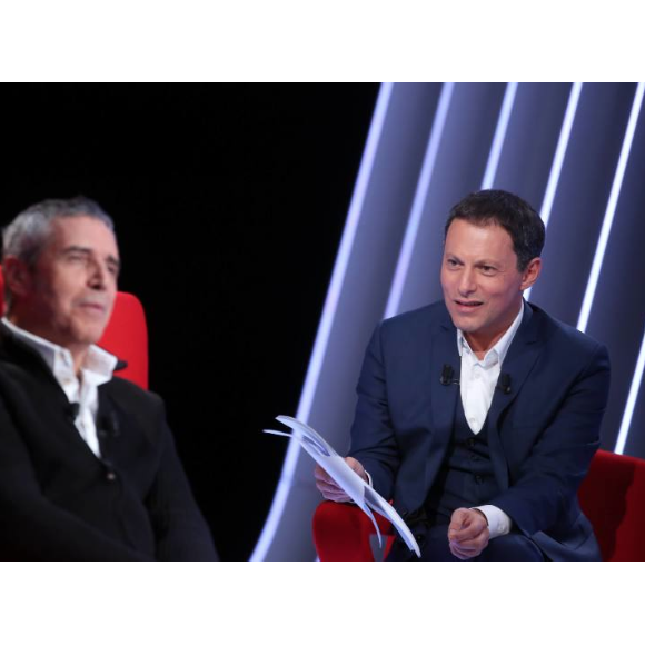 Exclusif - Julien Clerc, Marc-Olivier Fogiel - Enregistrement de la première émission de la saison 3 du "Divan", dédiée à Julien Clerc et présentée par Marc-Olivier Fogiel à Paris, le 6 Janvier 2017. Elle sera diffusée le 17 janvier 2017, sur France 3. © Dominique Jacovides/Bestimage