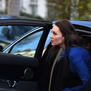 La duchesse Catherine de Cambridge visite un site de l'association Anna Freud Centre consacré à l'assistance aux parents souffrant de troubles de la personnalité, le 11 janvier 2017 à Londres. Sa première mission de l'année.