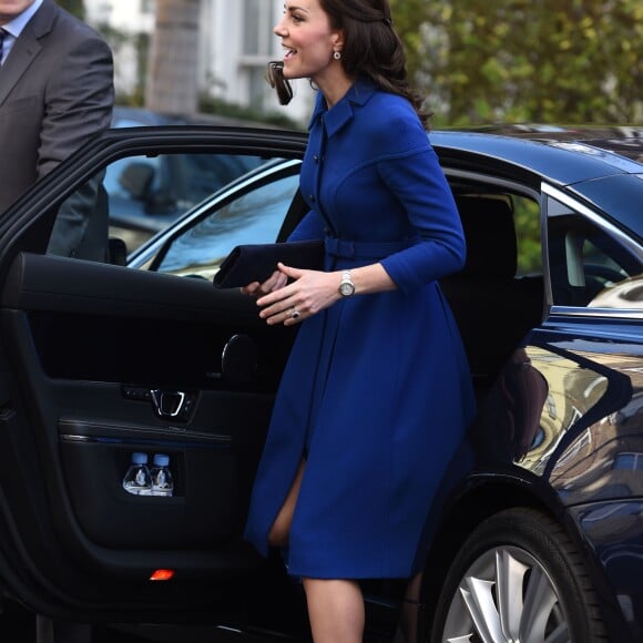 La duchesse Catherine de Cambridge visite un site de l'association Anna Freud Centre consacré à l'assistance aux parents souffrant de troubles de la personnalité, le 11 janvier 2017 à Londres. Sa première mission de l'année.