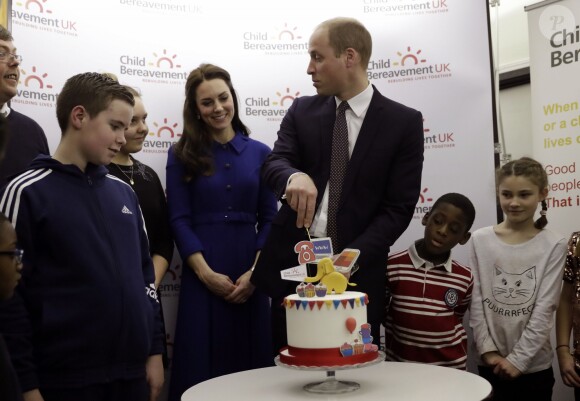 La duchesse Catherine de Cambridge et le prince William visitaient ensemble le 11 janvier 2017 l'un des sites de Child Bereavement UK à Londres. Le duc a été amené, une nouvelle fois, à évoquer la perte de sa mère la princesse Diana auprès d'enfants ayant perdu des proches.