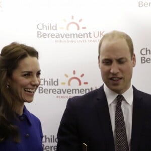 La duchesse Catherine de Cambridge et le prince William visitaient ensemble le 11 janvier 2017 l'un des sites de Child Bereavement UK à Londres. Le duc a été amené, une nouvelle fois, à évoquer la perte de sa mère la princesse Diana auprès d'enfants ayant perdu des proches.