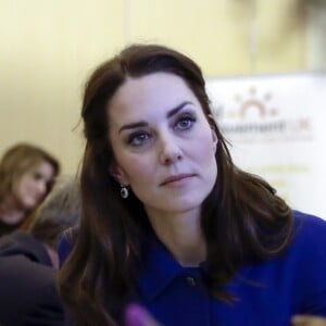 La duchesse Catherine de Cambridge et le prince William visitaient ensemble le 11 janvier 2017 l'un des sites de Child Bereavement UK à Londres. Le duc a été amené, une nouvelle fois, à évoquer la perte de sa mère la princesse Diana auprès d'enfants ayant perdu des proches.