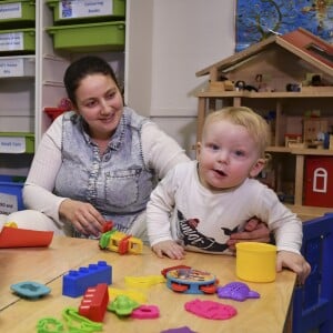 La duchesse Catherine de Cambridge et le prince William visitaient ensemble le 11 janvier 2017 l'un des sites de Child Bereavement UK à Londres. Le duc a été amené, une nouvelle fois, à évoquer la perte de sa mère la princesse Diana auprès d'enfants ayant perdu des proches.