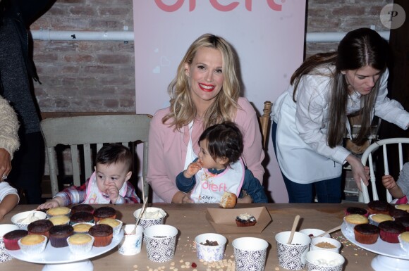 Molly Sims, enceinte participe au lancement de l'opération ''America's Messiest Baby Contest '' à la Maman Bakery Tribeca à New York, le 25 octobre 2016.