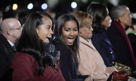 Malia et Sasha Obama à Washington, le 3 décembre 2015.