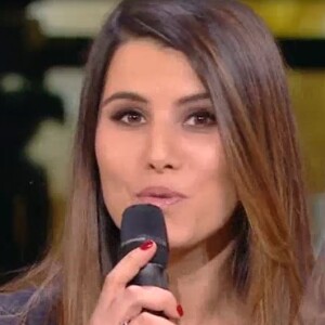 Karine Ferri fait un discours après avoir reçu le prix de femme la plus sexy de 2016 - "Z'awards de la télé", vendredi 13 janvier 2017, TF1