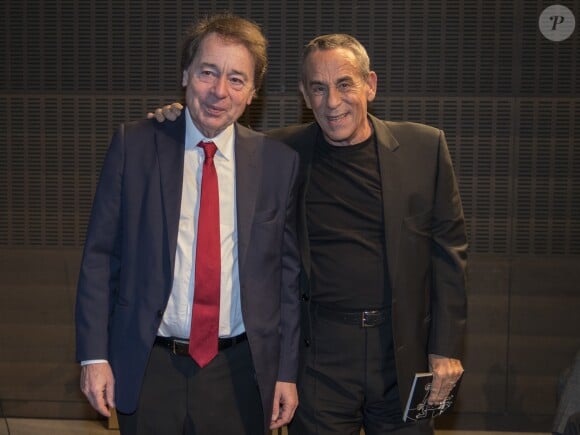 Jean-Noël Jeanneney et Thierry Ardisson - Cérémonie du Prix Philippe Caloni décerné à Thierry Ardisson à la SCAM (Société civile des auteurs multimedia) à Paris le 17 janvier 2017.