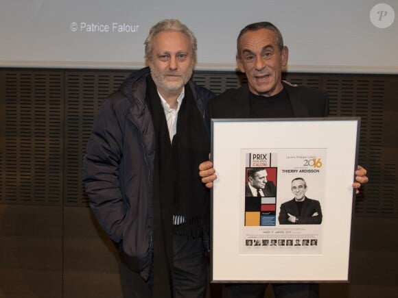Yves Bigot, Thierry Ardisson - Cérémonie du Prix Philippe Caloni décerné à Thierry Ardisson à la SCAM (Société civile des auteurs multimedia) à Paris le 17 janvier 2017.