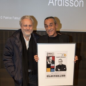 Yves Bigot, Thierry Ardisson - Cérémonie du Prix Philippe Caloni décerné à Thierry Ardisson à la SCAM (Société civile des auteurs multimedia) à Paris le 17 janvier 2017.