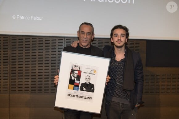 Thierry Ardisson et son fils Gaston Ardisson - Cérémonie du Prix Philippe Caloni décerné à Thierry Ardisson à la SCAM (Société civile des auteurs multimedia) à Paris le 17 janvier 2017.