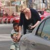 Exclusif - Charlize Theron est allée déjeuner avec son fils Jackson à Los Angeles, le 6 avril 2016