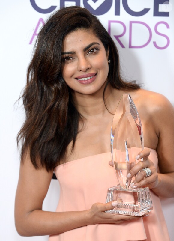 Priyanka Chopra à la soirée des People's Choice awards à Los Angeles, le 18 janvier 2017.