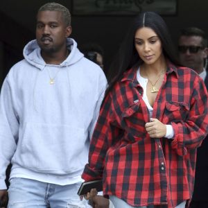 Kim Kardashian et Kanye West retrouvent Kourtney Kardashian pour déjeuner à Calabasas, le 18 janvier 2017.