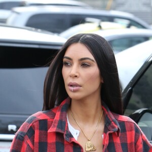 Kim Kardashian et Kanye West retrouvent Kourtney Kardashian pour déjeuner à Calabasas, le 18 janvier 2017.