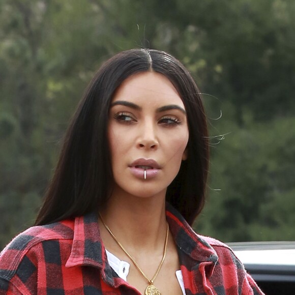 Kim Kardashian et Kanye West retrouvent Kourtney Kardashian pour déjeuner à Calabasas, le 18 janvier 2017.