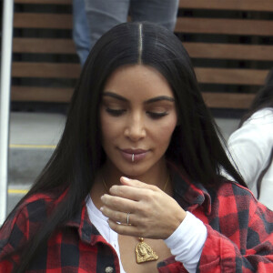Kim Kardashian et Kanye West retrouvent Kourtney Kardashian pour déjeuner à Calabasas, le 18 janvier 2017.