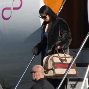 Kim Kardashian arrive en jet privé à Los Angeles, le 17 janvier 2017.